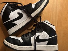 Nike Dunks high, schwarz-weiss, Grösse 38.5