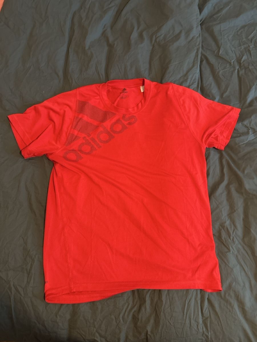 Adidas T-shirt: Adidas Shirt Rot M – Usato da Zürich venduto da justus_grabowsky