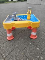 Sand- und Wassertisch mit Zubehör guter Zustand