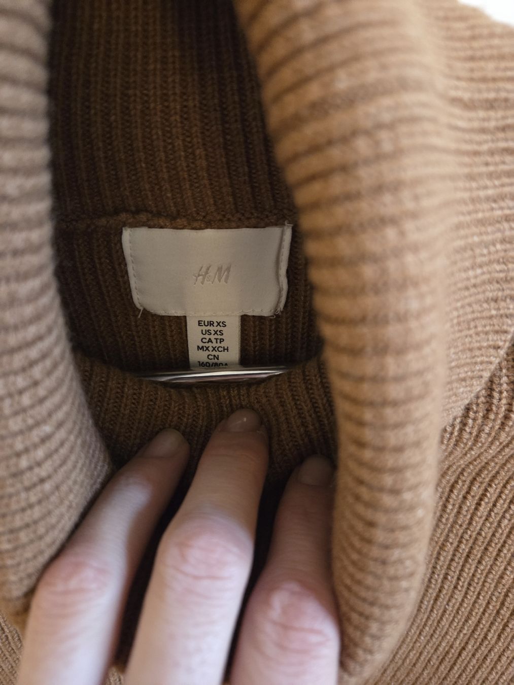 H&M Pullover & Sweatshirts: H&M Strick-/Rollkragenpullover - Grösse XS in Braun – Neu und originalverpackt aus Bern von Tashmi_BE 4