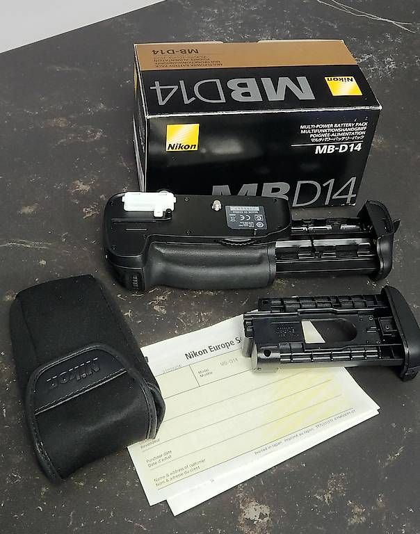 Nikon Caricatori & Batterie: Nikon MB-D14 – Usato da Les Avanchets venduto da PePaul74 1