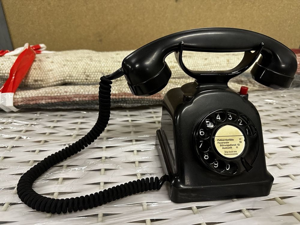 Antikes, altes Telefon 1
