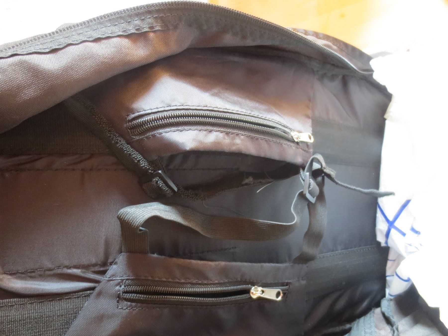 Zaini: Rucksack u.Tragetasche mit klei.Rucksack – Usato da Männedorf venduto da Livingston 2
