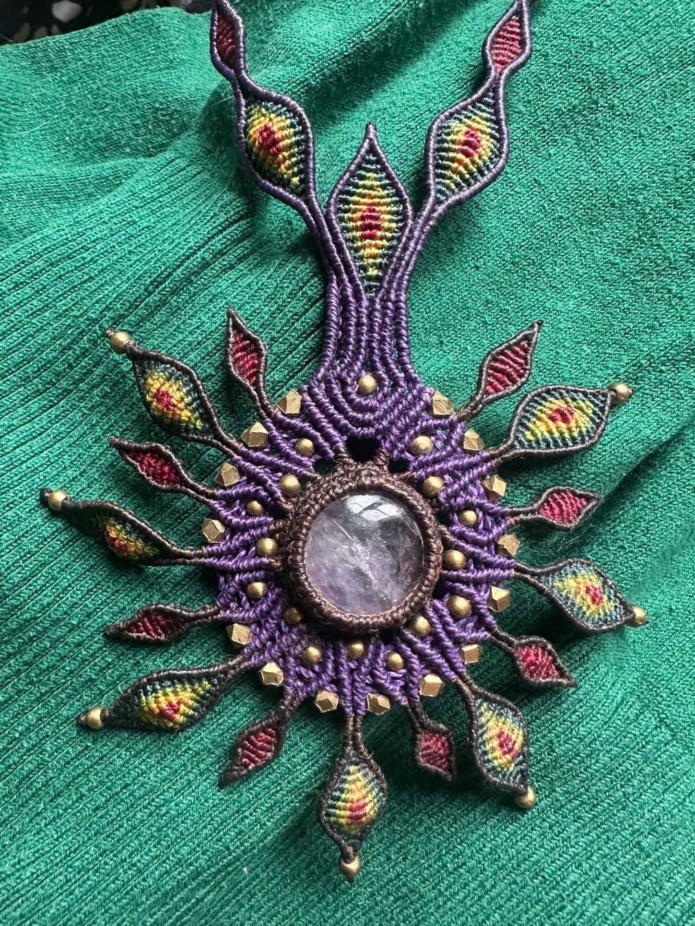 : Einzigartige Makramee-Kette mit Amethyst (neu) – Nuovo e nell'imballaggio originale da Muri AG venduto da Shoshana5