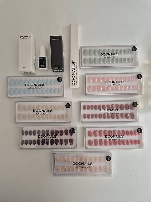 Unghie finte: Doonails Set 8 Farben, plus Remover, Glue & Oil – Usato da Zürich venduto da minimillk 1
