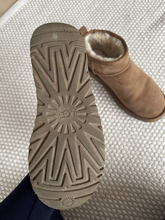 Scarpe da uomo: Ugg mini – Usato da Uster venduto da hanna99 1