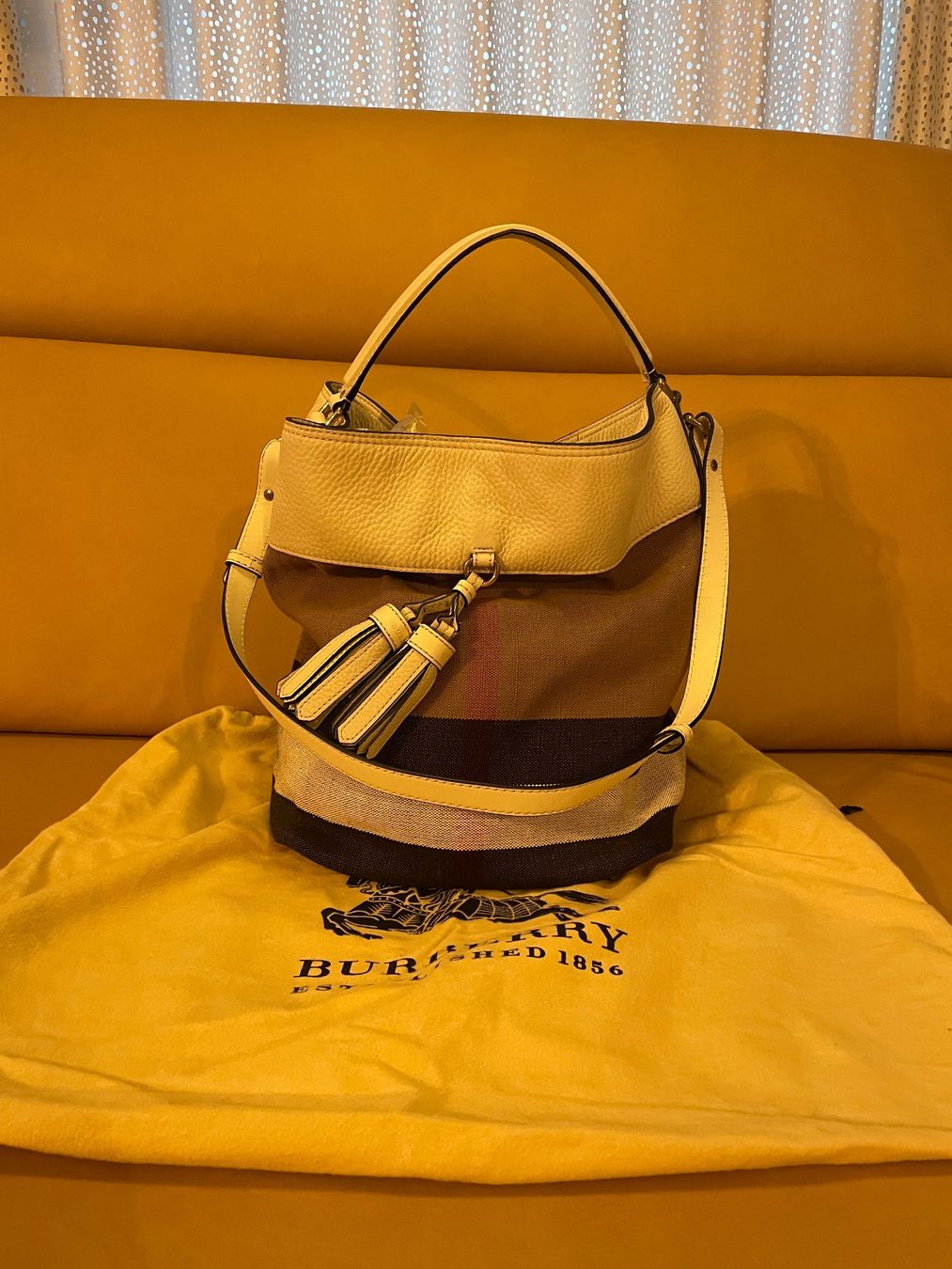 Burberry Borse da donna: BURBERRY Ashby Bag – Usato da Corcelles NE venduto da gingerbrain