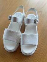 SALE ☀️ Sandalen mit Herzchenschnalle und Plateau, NEU
