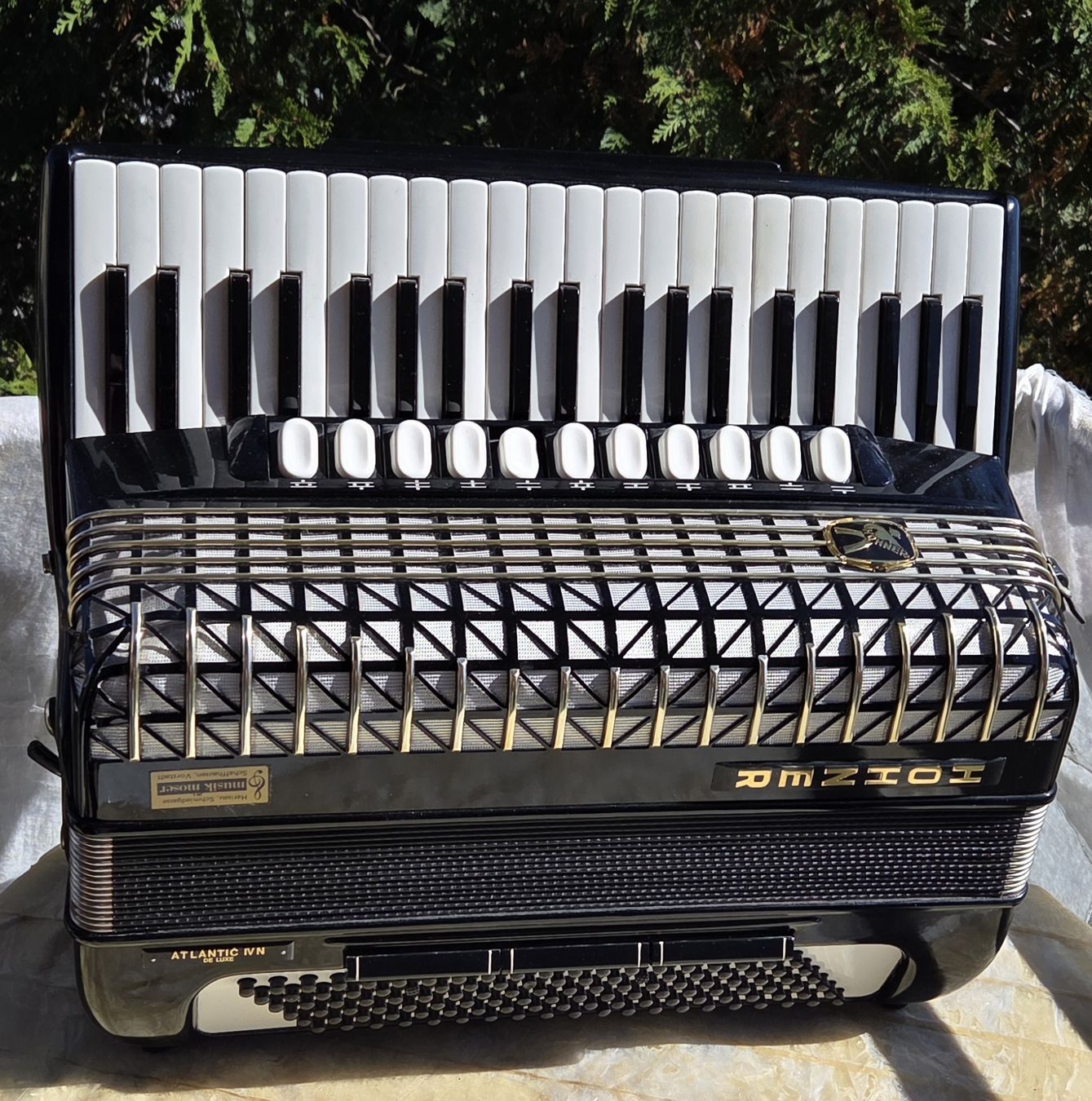 Hohner Strumenti musicali: Accordéon Atlantic IVN de Luxe – Usato da Penthalaz venduto da EvandroLuz