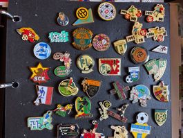 Pins Fussball Divers
