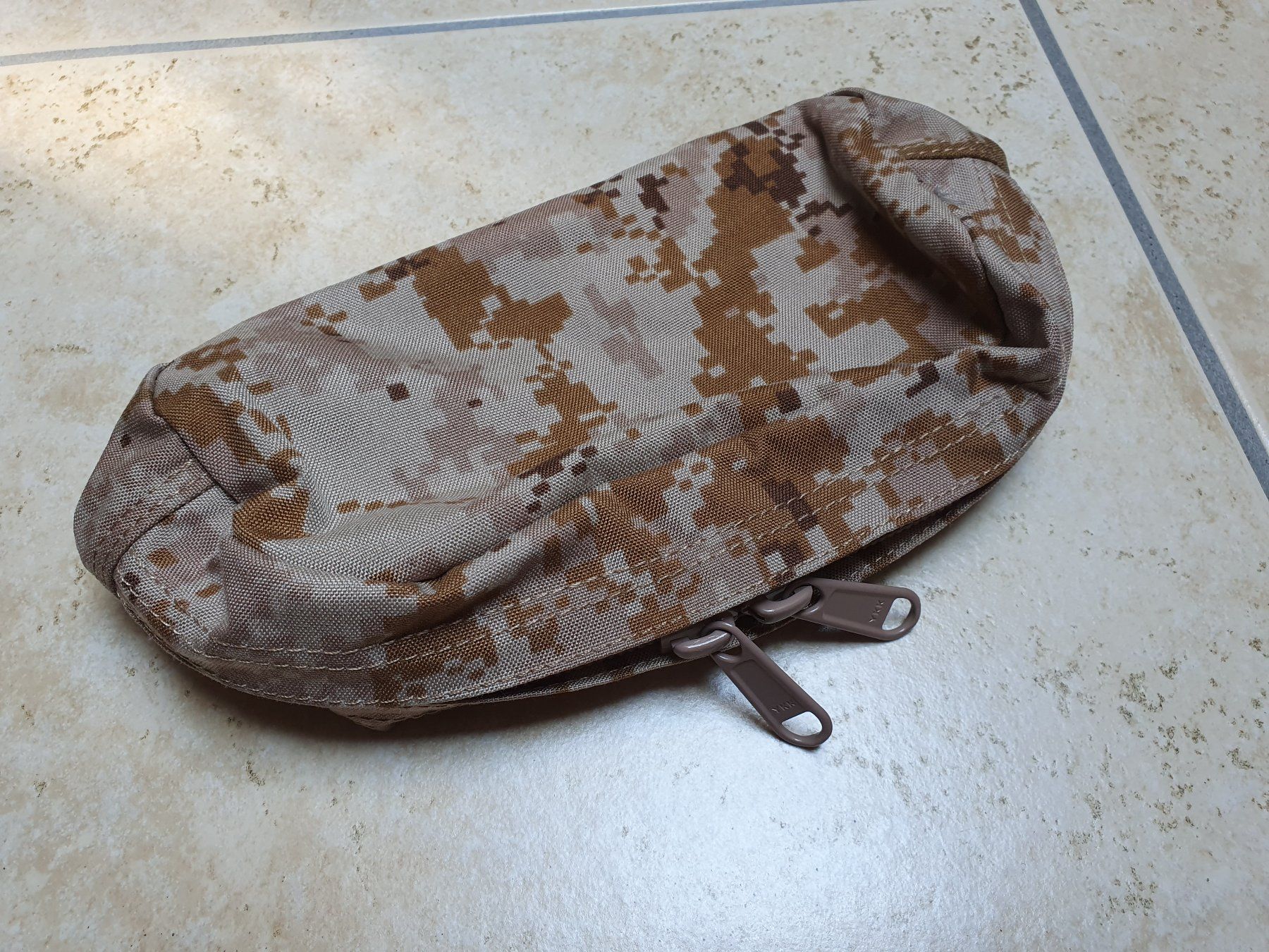 Borse: TMC Horizontale MOLLE Tasche AOR1 – Usato da Oberentfelden venduto da AirCargo04 2