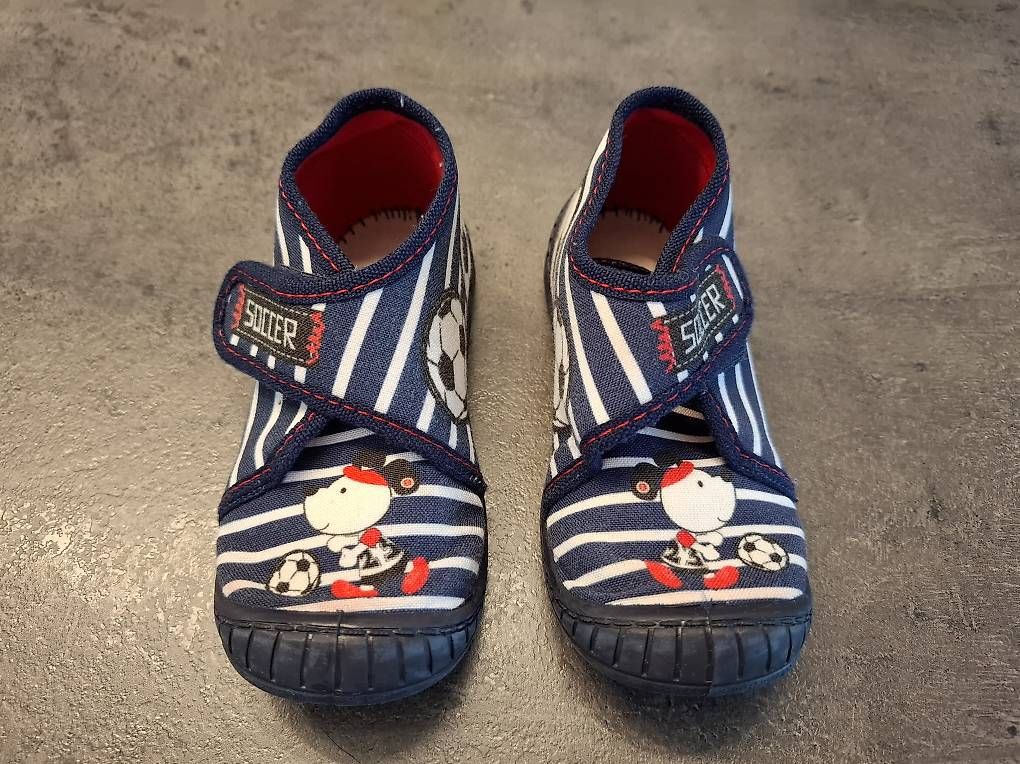 Schuhe für Jungen: Finken mit Fussball Gr. 26 – Gebraucht aus Mels von Aloha86