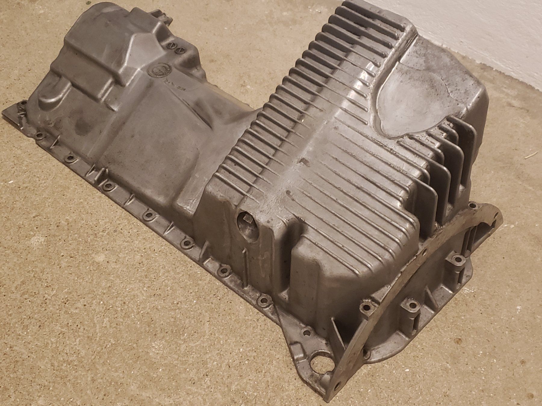 Tutti pezzi di ricambio auto: Carter BMW e36, 6 cylindres – Usato da Broc venduto da augustin.murith 1