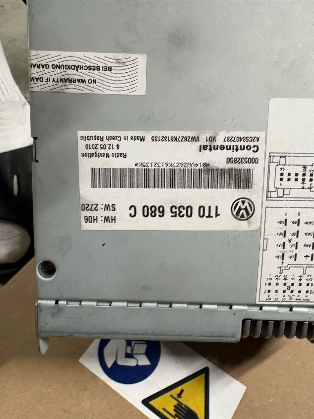 Tutti pezzi di ricambio auto: Original VW Autoradio – Usato da Steinmaur venduto da Meilenwerk 1
