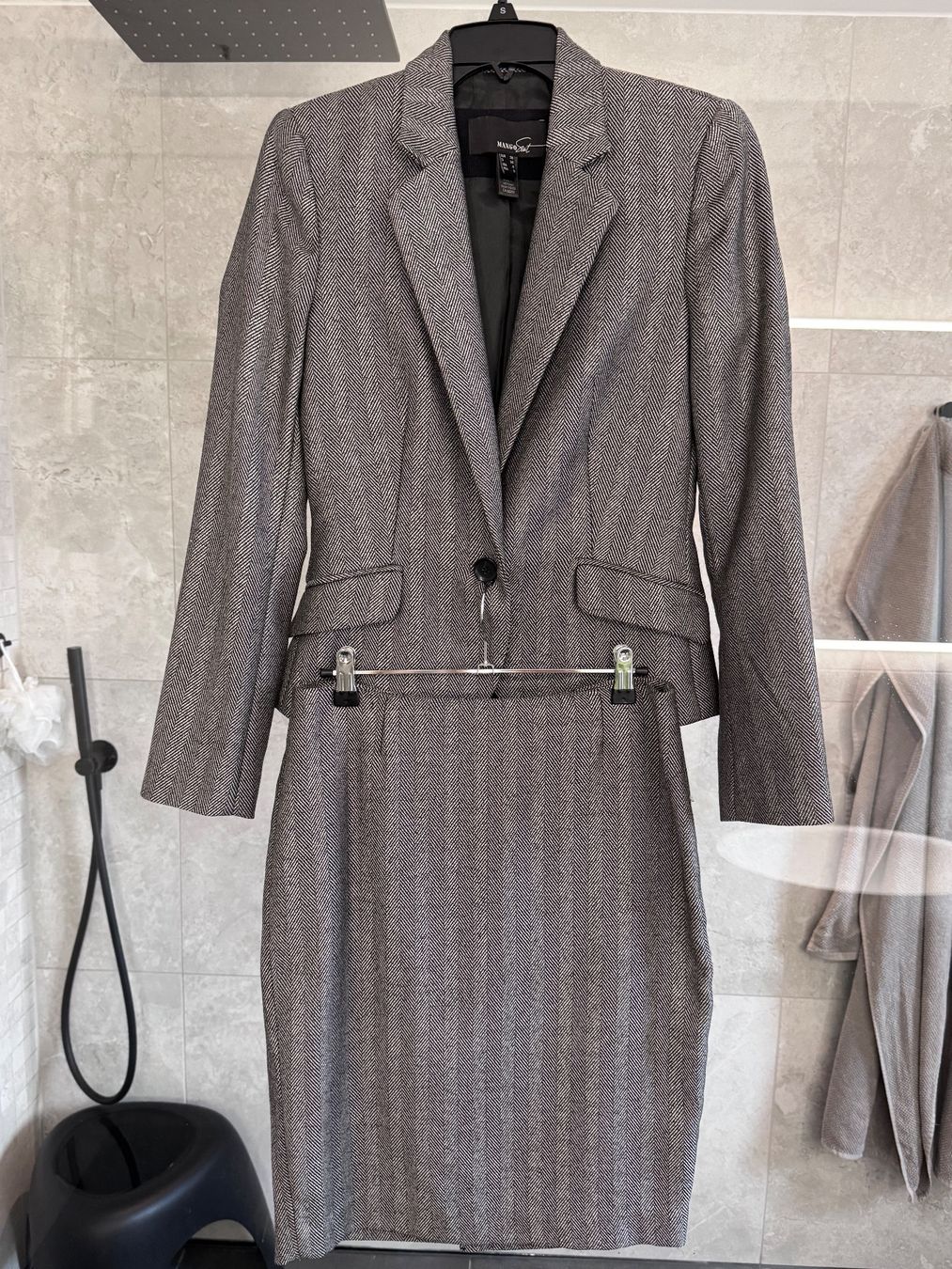 Mango Completi & Tailleur: Frauenanzug, Grau/Schwarz, Grösse 36 – Usato da Rapperswil BE venduto da NickiEdge