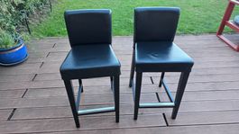 2 tabourets de bar IKEA HENRIKSDAL en cuir noir