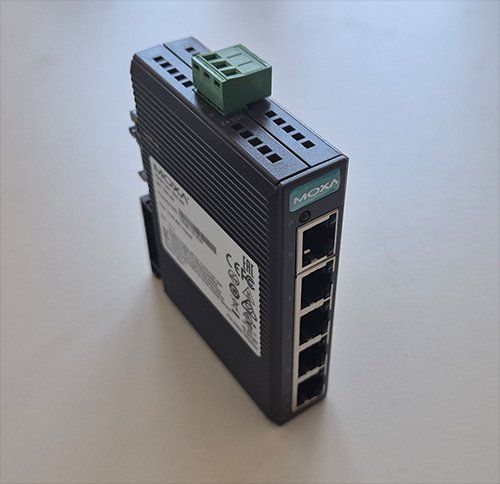 Moxa Hub & Switch: MOXA EDS-205, Ethernet-Switch – Usato da Zufikon venduto da Doodie