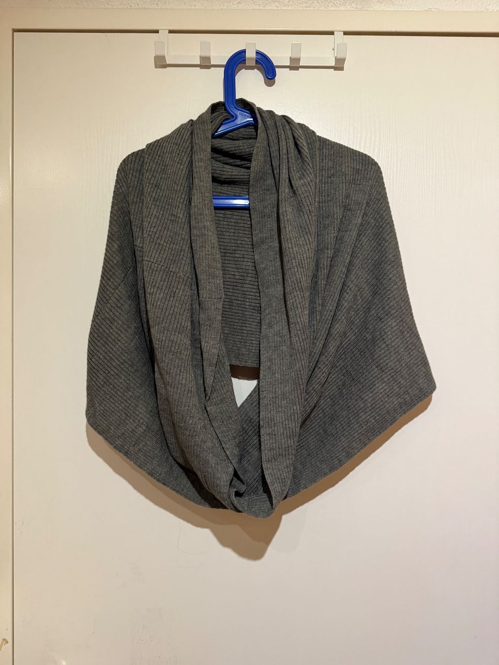 H&M Foulard & Sciarpe: H&M Ringschal – Usato da Birmensdorf ZH venduto da T_Richard 5