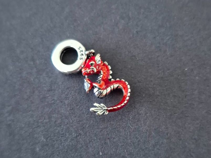 Ciondoli: Silber Charm chinesischer Drache rot +Garantie – Nuovo (secondo la descrizione) da Rotkreuz venduto da Carbone_Bijou-Shop