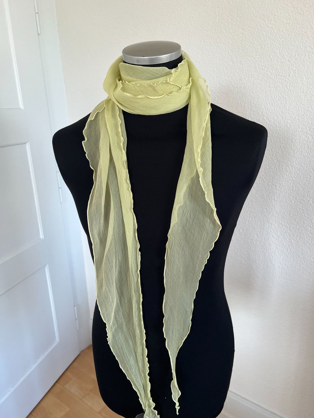 Colora Foulards & écharpes: Colora Schal, 100% Seide, Hellgrün, NEU – Neuf avec emballage d'origine à Worb par farben20zauber 2