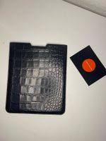 KAREN MILLEN POCHETTE CUIR PORTE PASSEPORT