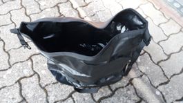 a vendre 2 sacs neufs pour valises alu pour Royal Enfield 