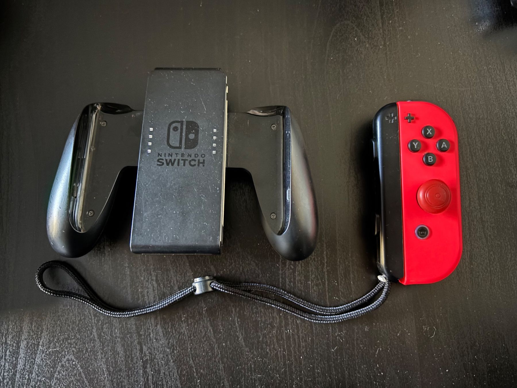 Nintendo Manettes: Joy con Nintendo Switch + Joy-Con Comfort Grip – D'occasion à Corpataux par seniz