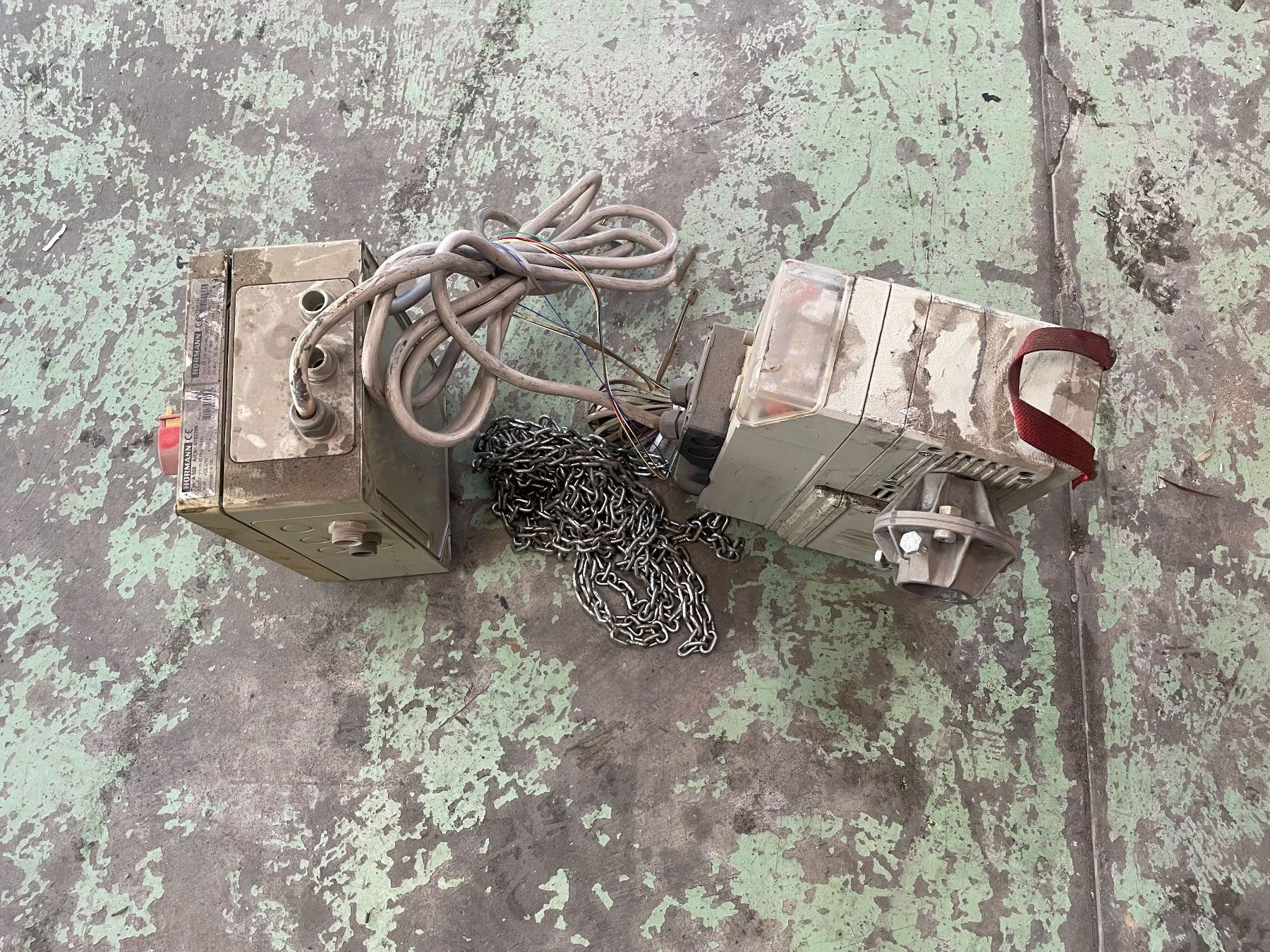 Hörmann Autre matériel électrique: Hörmann Torantrieb mit Bedienung – D'occasion à Biel/Bienne par Michtelsen 2