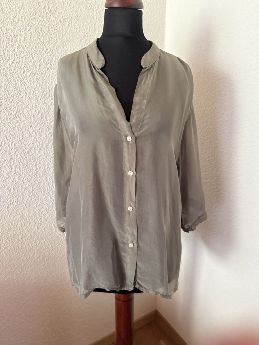 Blusen: Bluse olive, S – Gebraucht aus Frauenfeld von womensworld