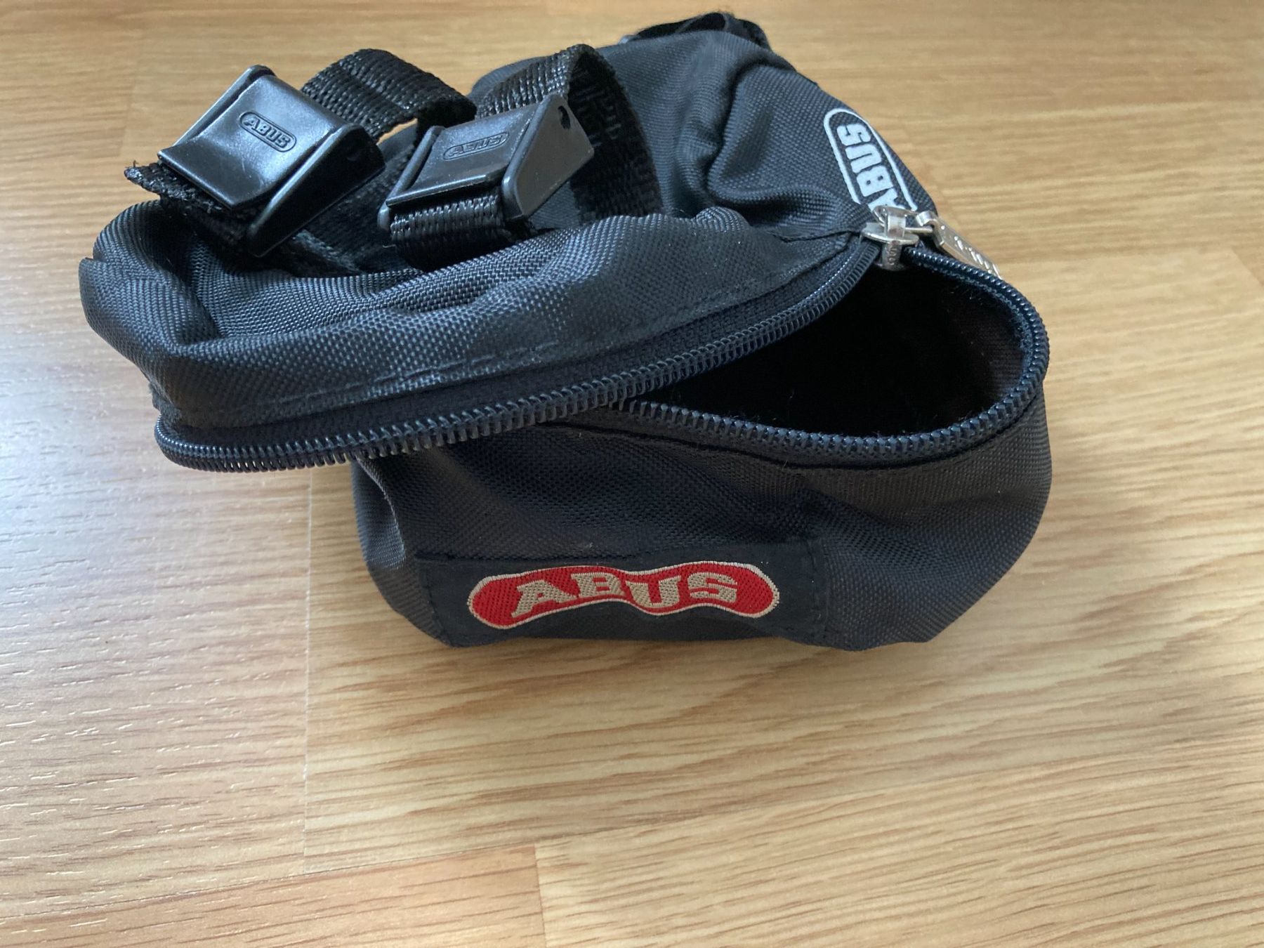 Abus Ersatzteile: Sacoche de selle Abus noir – Gebraucht aus Biel/Bienne von almercaa 2