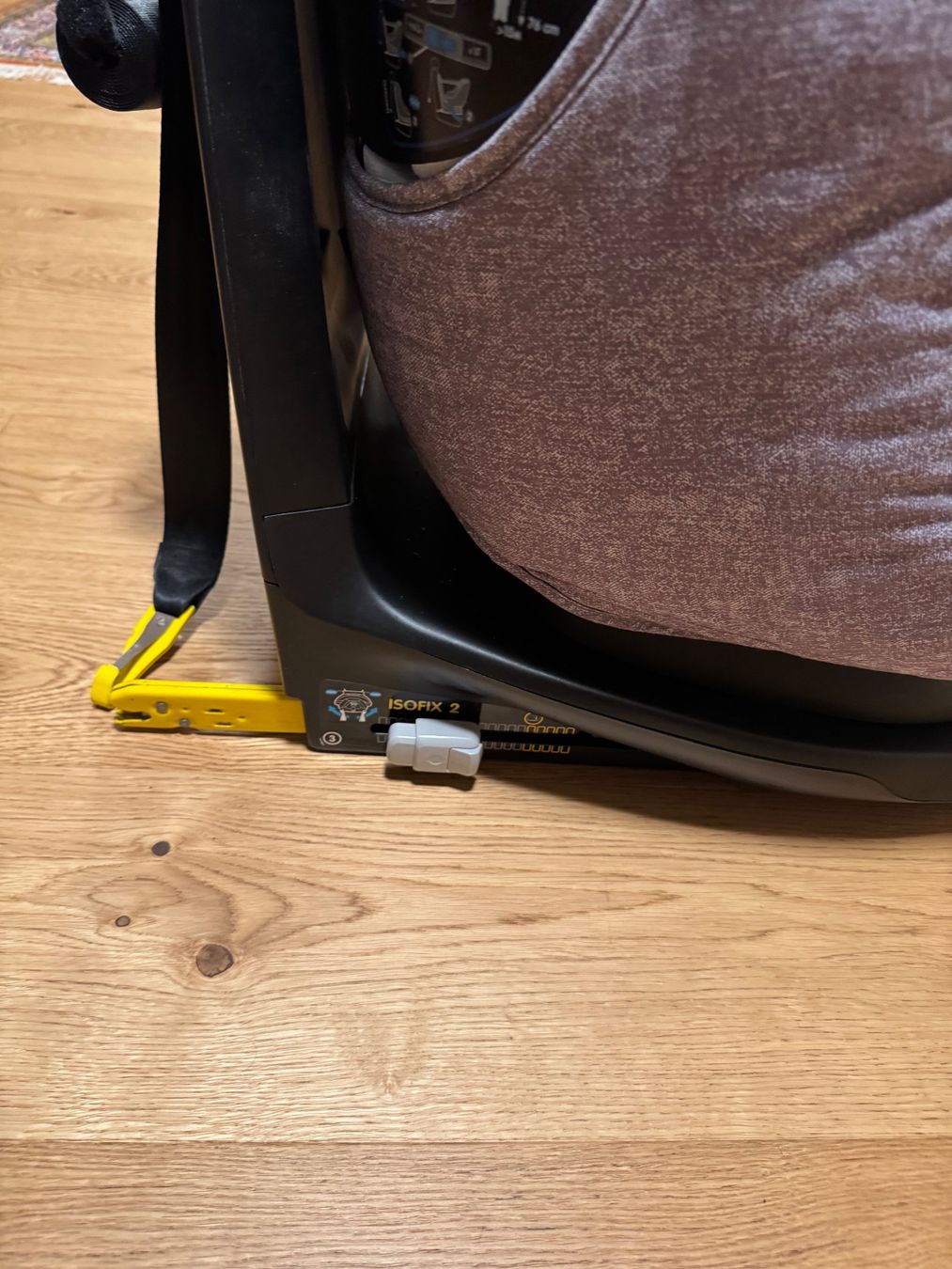 Maxi-Cosi Seggiolini per auto: Maxi-Cosi Kindersitz AxissFix Nomad Grey – Usato da Mettmenstetten venduto da n_ruefli 2