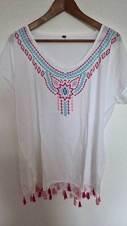 Tolle Tunika mit Schlitzen auf der Seite