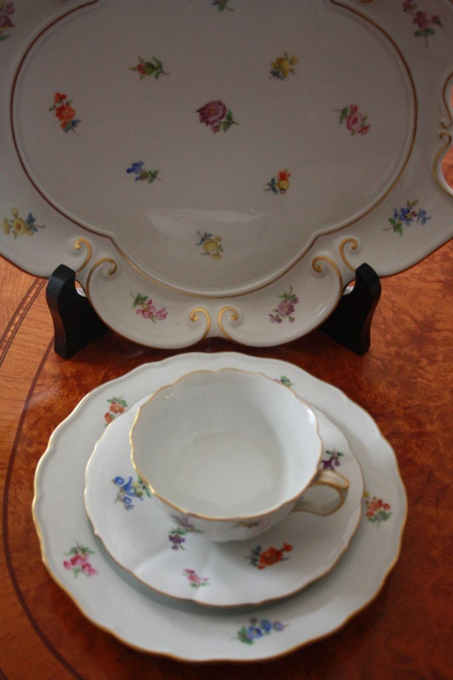 Piatti di portata: Meissen Prunk Streublume Oval Platte – Nuovo (secondo la descrizione) da Urtenen-Schönbühl venduto da Cbuyer 8