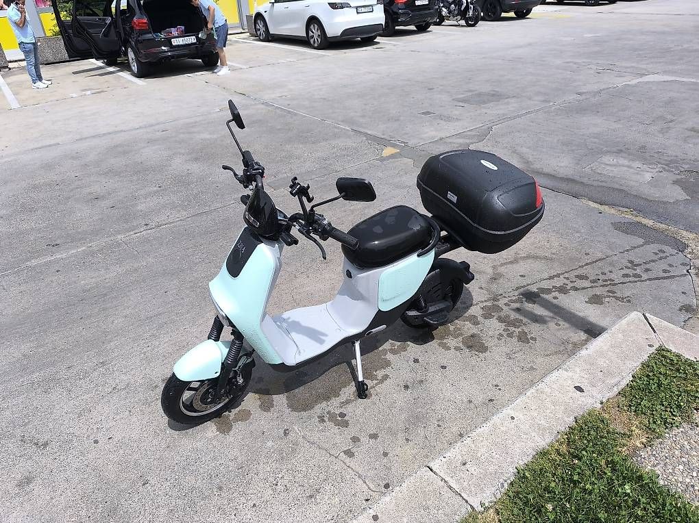 Voiturettes électriques: E scooter max 25 km/h – D'occasion à Bellinzona par den_mr8y