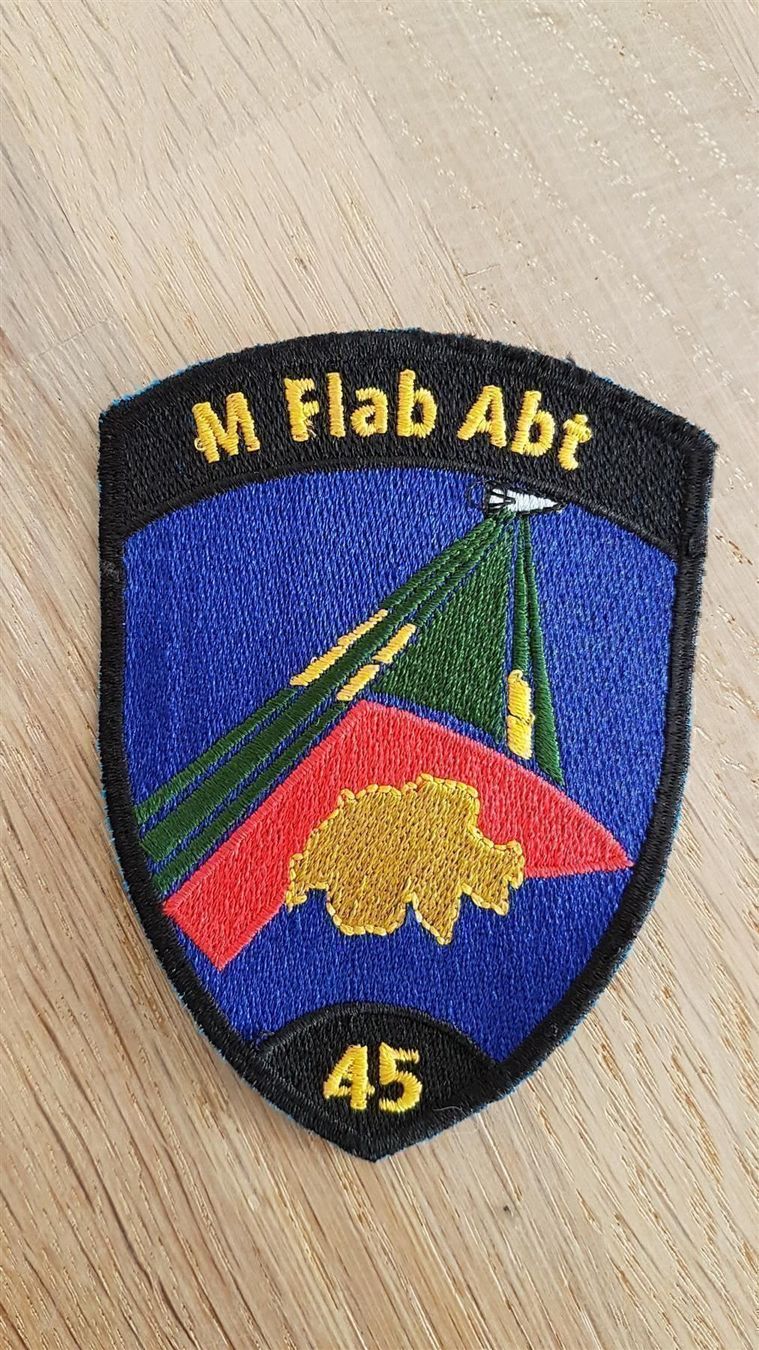 Placchette & Badge: Badge M Flab Abt 45 schwarz – Usato da Erlinsbach venduto da S700