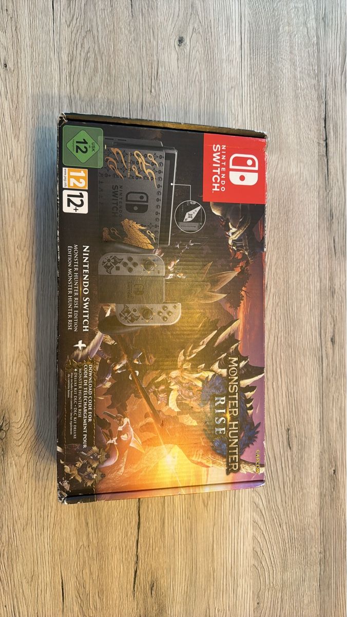 Nintendo Consoles: Nintendo Switch Monster Hunter Rise Edition RARE – D'occasion à Courrendlin par jay_lkn6