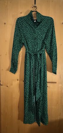 Green flower dress, size S, like new!
