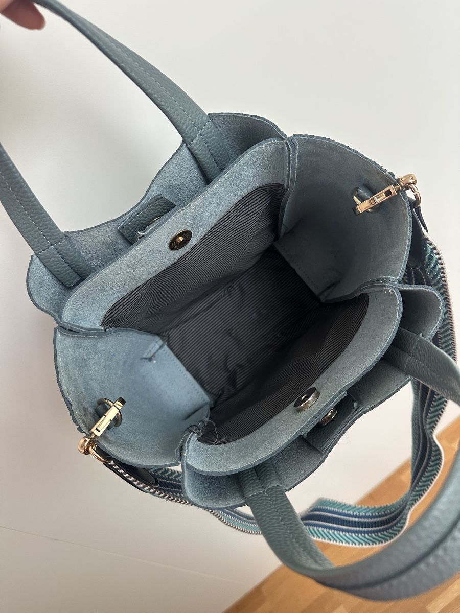 Borse: Blue Handbag with Patterned Strap – Usato da Zürich venduto da Laui91 3