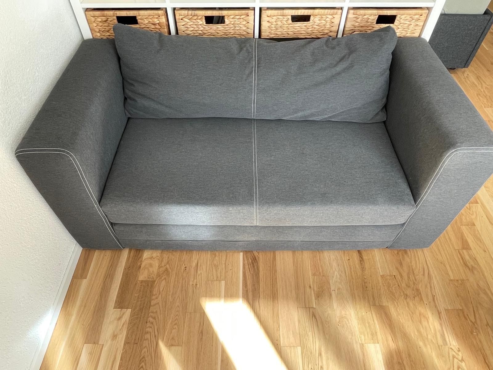 Ikea Divani: IKEA ASKEBY two-seater sofa bed – Usato da Zürich venduto da jatin_garg 3