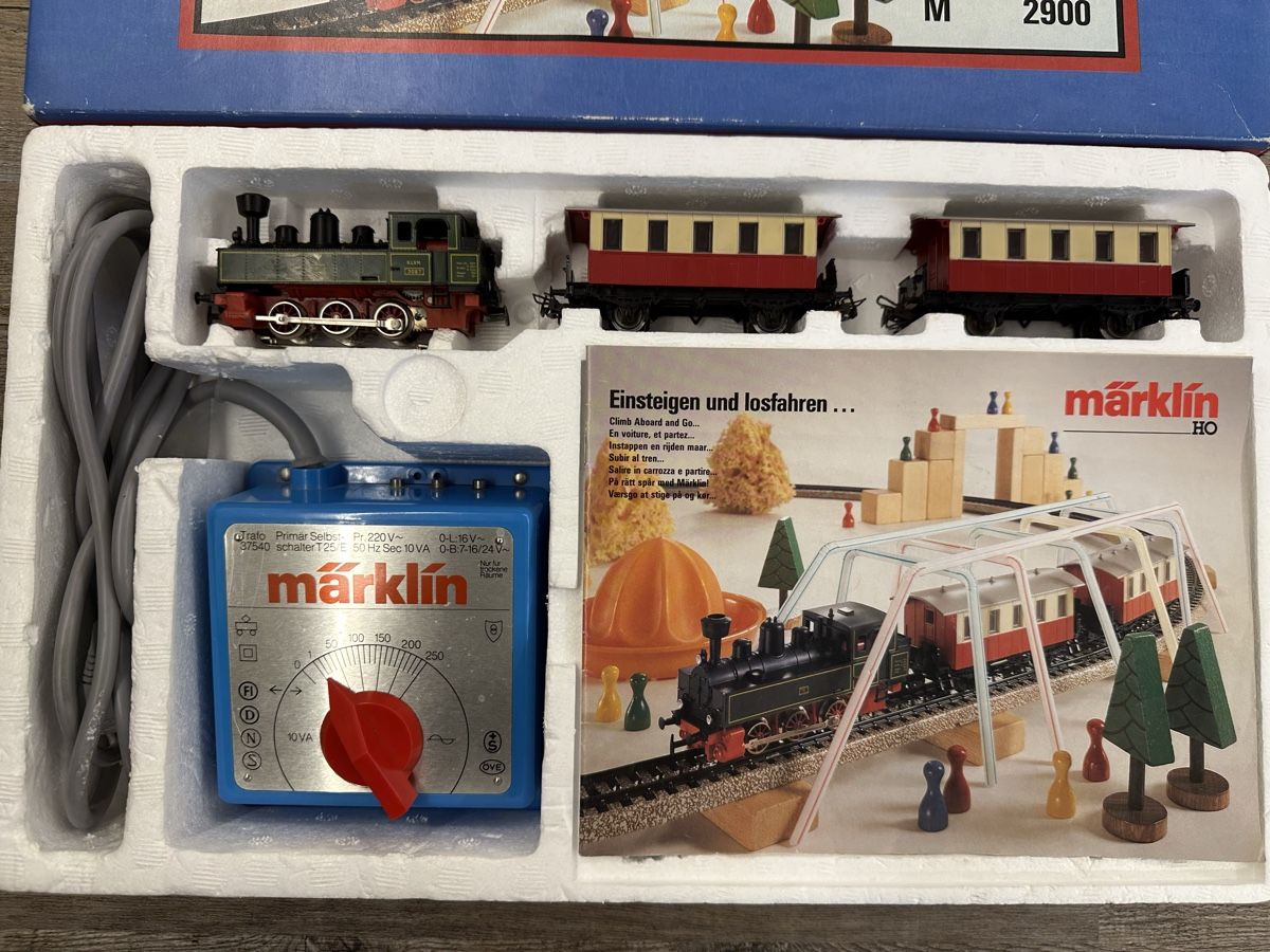 Märklin Modelleisenbahnen: Märklin 2900 Startpackung K.L.V.M. Personenzug – Gebraucht aus Lupsingen von New-Haven 1