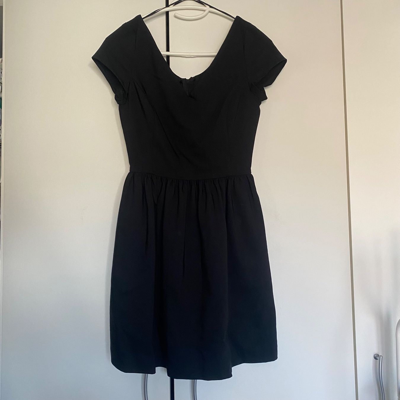 Mango Vestiti: Schwarzes Kleid von Mango – Nuovo e nell'imballaggio originale da Luzern venduto da champagnelaury