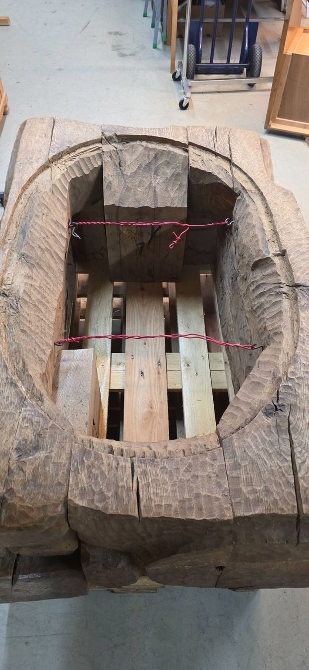 Tische: Einzigartig Holzskulptur Eiche Salontisch mit Granit Platte – Gebraucht aus Wittenbach von gruezi-schwiz 9