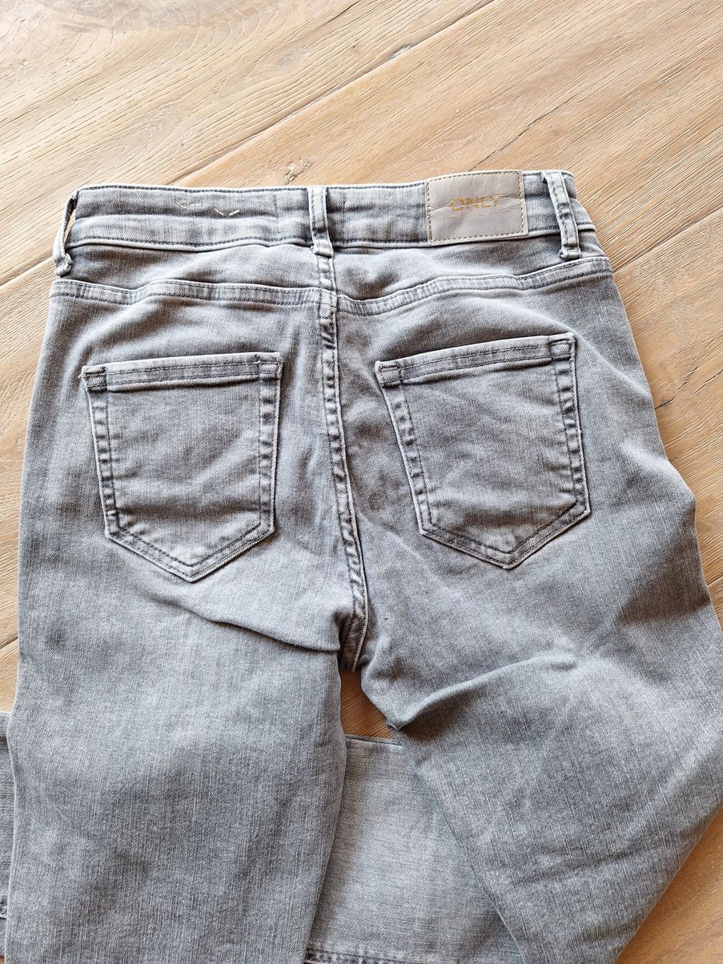 Hosen: 2 Hosen grau Only Gr. S/32 und M/32 – Gebraucht aus Andelfingen von Rihanna9 2