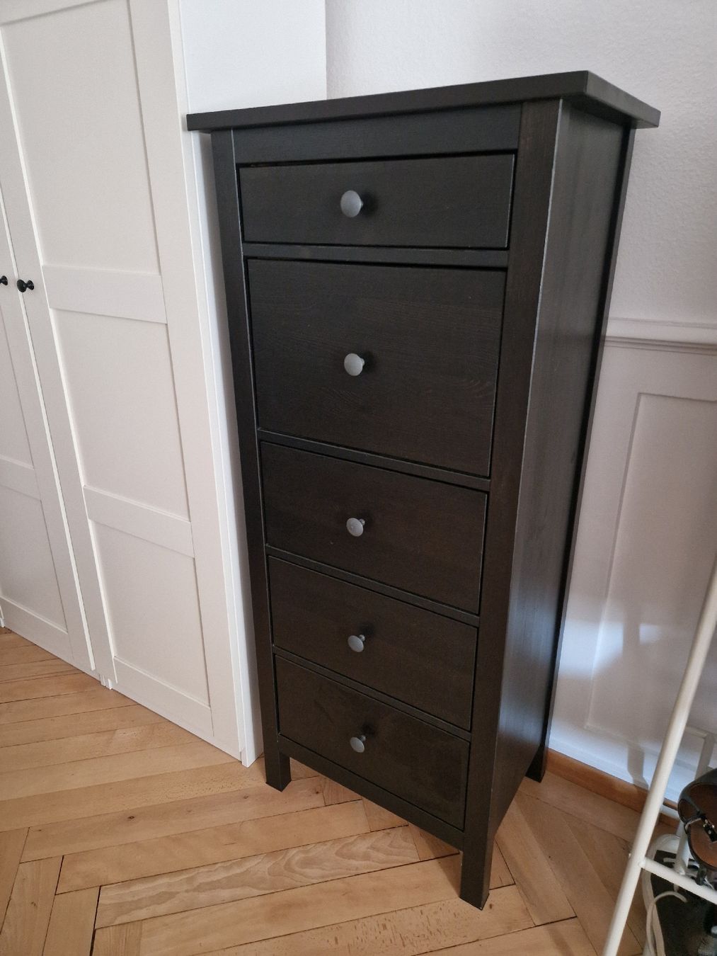 Ikea Commodes: Ikea Hemnes Kommode hoch, schwarz – D'occasion à St. Gallen par Sayuri 1