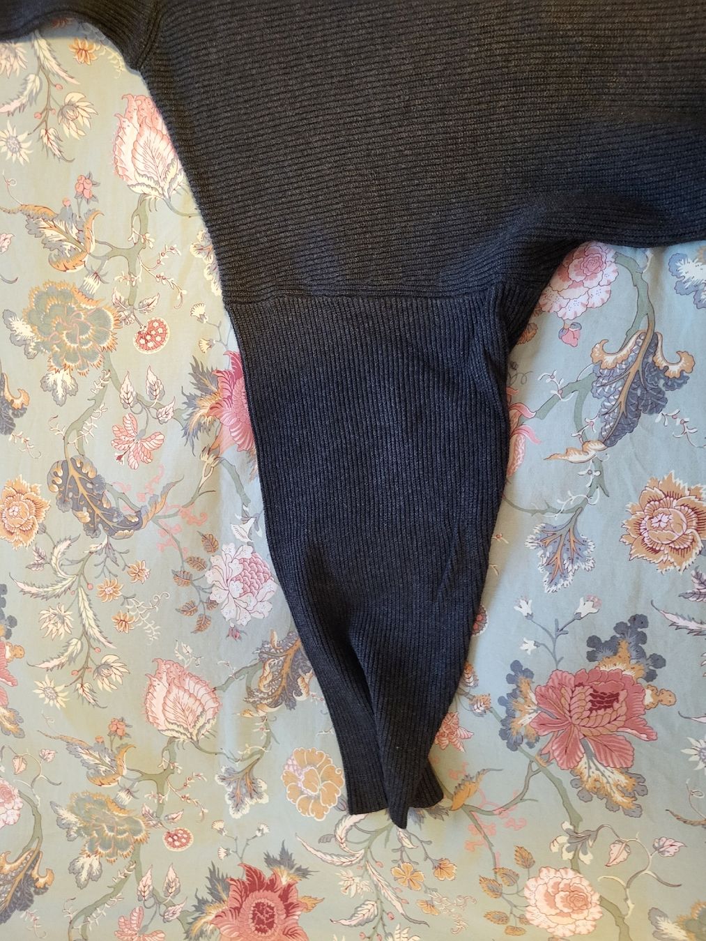 Zara Maglioni & Felpe: Zara Knit Rollkragenpullover mit Bindegürtel, S, dunkelgrau – Usato da Zürich venduto da Mada45 1