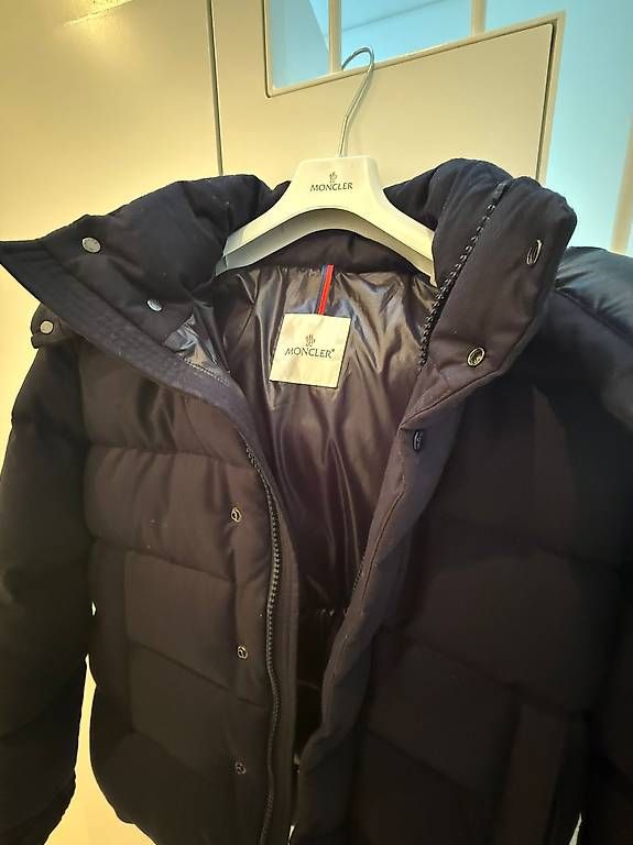 Moncler Jacken: Moncler Daunenjacke – Gebraucht aus Kilchberg ZH von cochianco 4