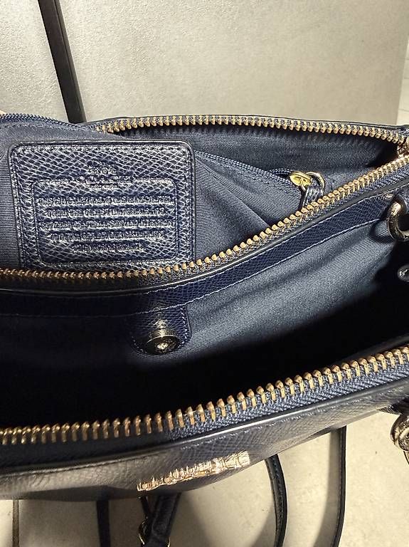 Borse da donna: Coach Tasche dunkel blau  – Usato da Regensdorf venduto da Anna.s.45 3