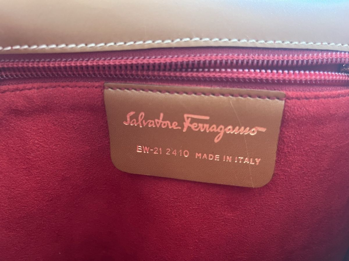 Salvatore Ferragamo Borse da donna: Salvatore Ferragamo Iconic Top Handle – Usato da Basel venduto da mar_rlr9 9