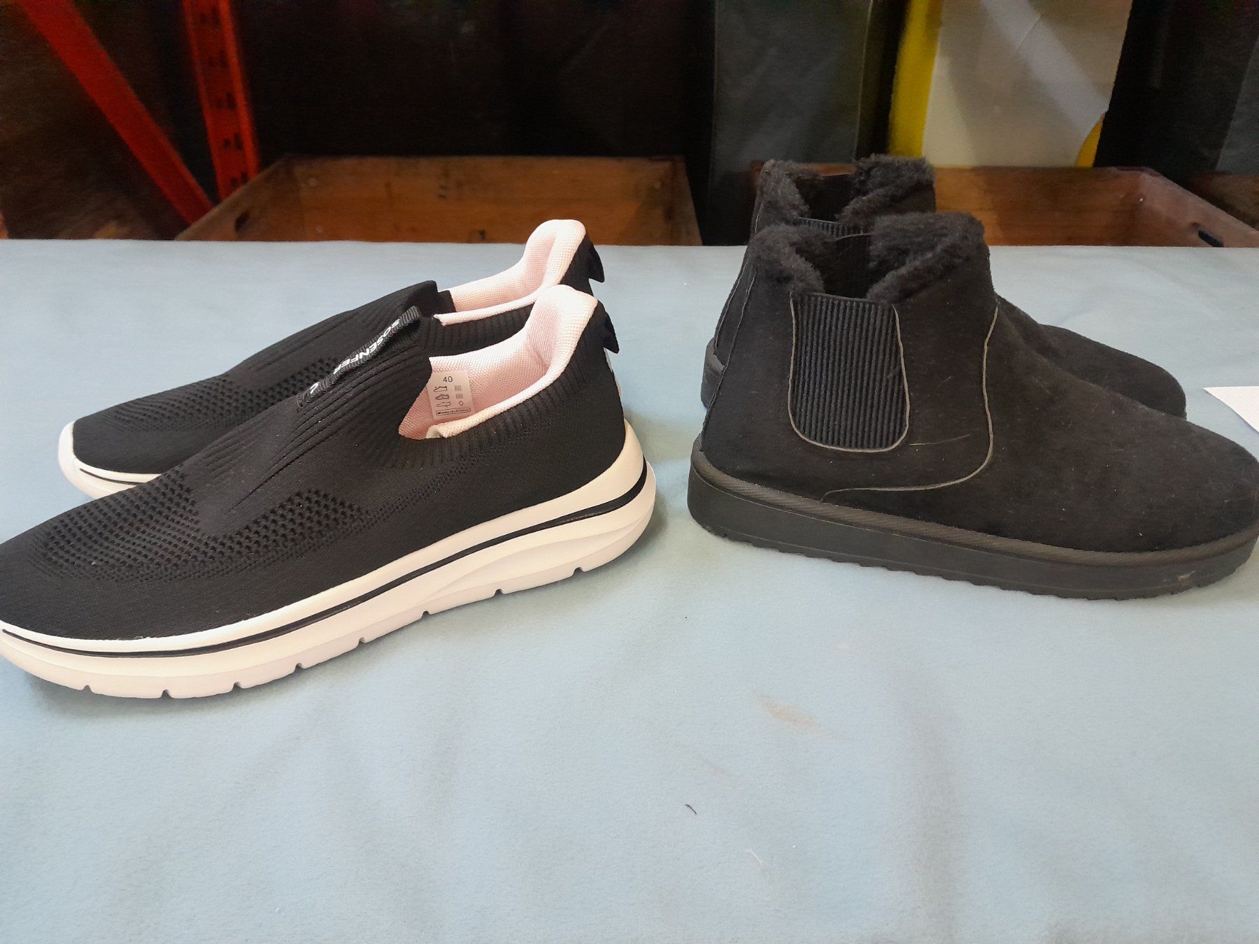 Scarpe da donna: 2 PAAR SCHUHE GRÖSSE 40 SCHWARZ NEU – Nuovo (secondo la descrizione) da Eggenwil venduto da wydl 3