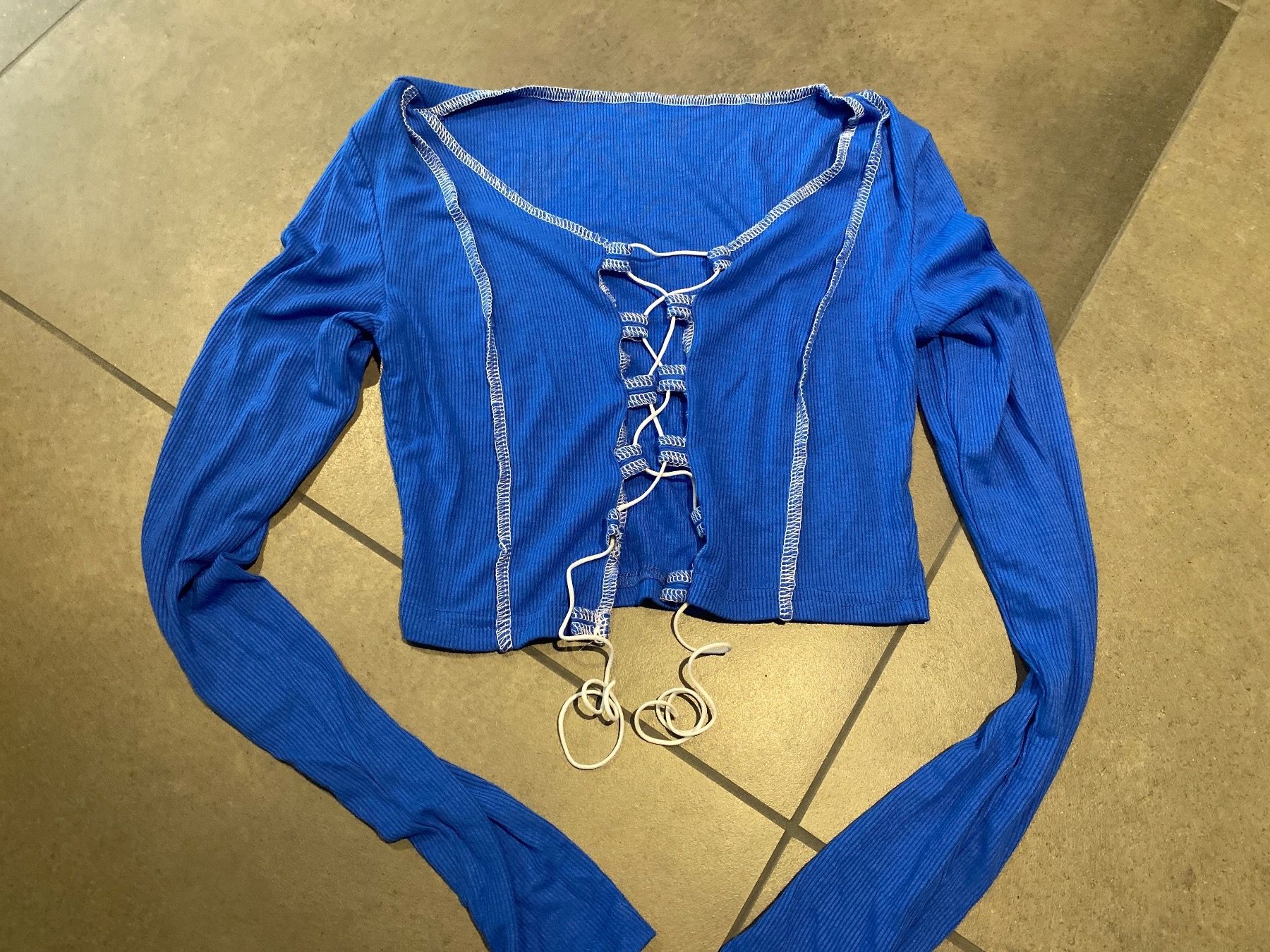 Top: Croctop taille XS – Usato da Delémont venduto da Ma_LoU.01